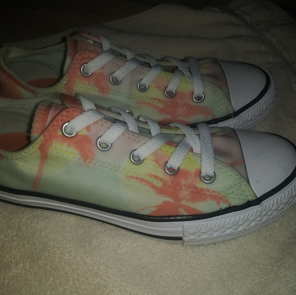 Converse | CTAS Tropical Print Low Top Sneakers - Picture 3 of 8